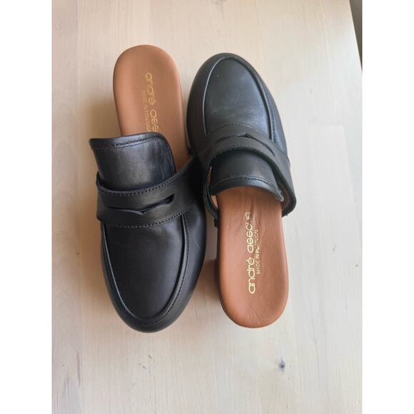 André Assous black Soraya Water Resistant Clog (Women) size 5 - Picture 3 of 10